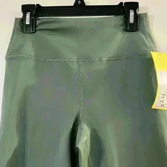 NWT All on Motion leggings - Picture 4 of 7